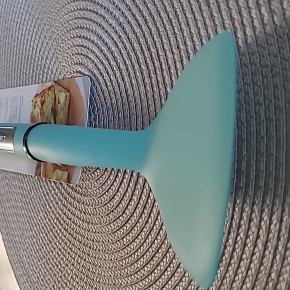 KitchenAid Silicone Short Turner - Picture 3 of 8